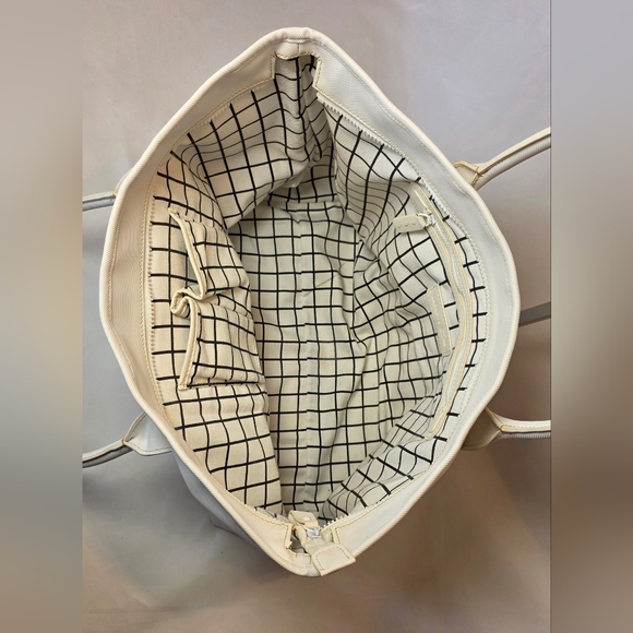 Lacoste Women's Cream Tote Bag - Picture 5 of 15